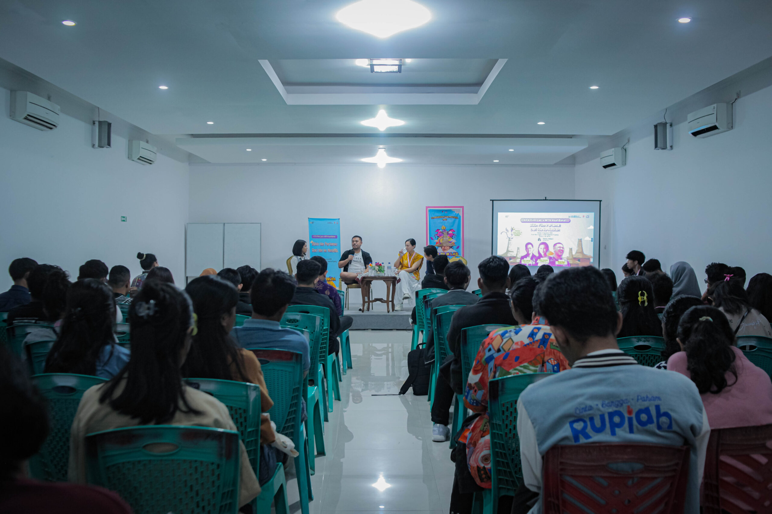 FLOBAMORA FILM FESTIVAL 2025: 120 PESERTA RAMAIKAN TALKSHOW KFK FILM LAB x MTN SENI BUDAYA “BIKIN FILM PERTAMA DARI IDE KE NASKAH”